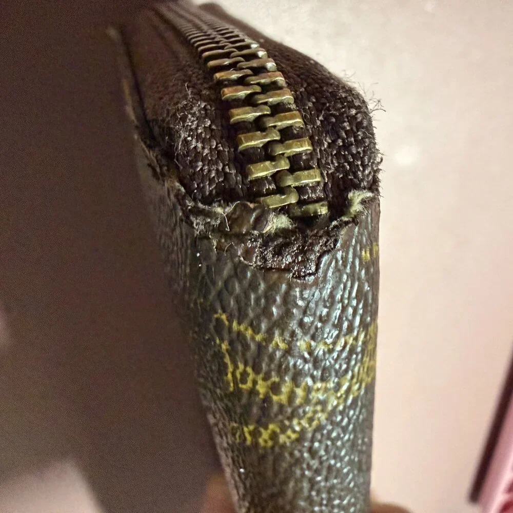 Louis Vuitton Monogram Zippy Wallet CA0029 - Picture 7 of 16